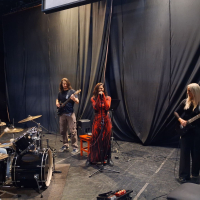 CABARET PICCOLO GRANDE: UTÓPIA